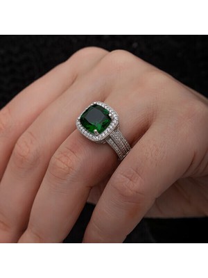 Yeşil Taşlı Baget Kare 925 Ayar Gümüş Kadın Yüzük