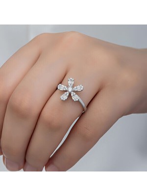 Zirkon Taşlı Çiçek 925 Ayar Gümüş Kadın Yüzük