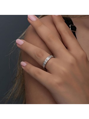 Sıralı Baget Zirkon Taşlı 925 Ayar Gümüş Kadın Yüzük