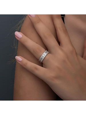 Sıralı Baget Zirkon Taşlı 925 Ayar Gümüş Kadın Yüzük