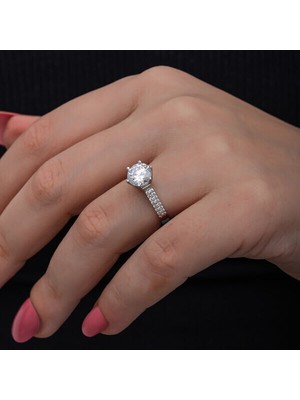 Tek Taş  925 Ayar Gümüş Kadın Yüzük