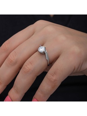 Tek Taş  925 Ayar Gümüş Kadın Yüzük