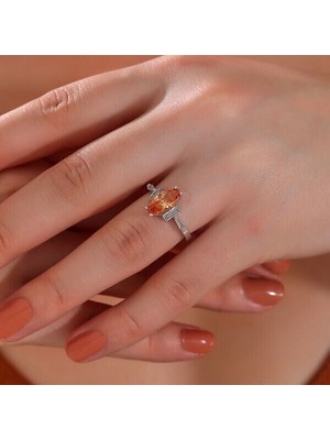 Zirkon Taşlı  925 Ayar Gümüş Kadın Yüzük