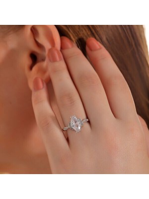 Zirkon Taşlı  925 Ayar Gümüş Kadın Yüzük