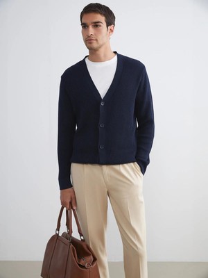 LC Waikiki Standart Kalıp V Yaka Erkek Triko Hırka Navy Renk İnce Kumaşlı Model Dropsuz Tasarım (W5)