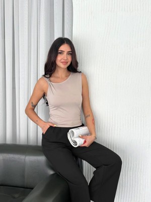 Runiquehome Osy Modal Yumuşak Dokulu Kumaş Bisiklet Yaka Sıfır Kol Bluz Omuz Toka Aksesuar Detaylı - Bej