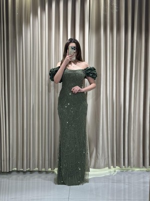 Haki Kayık Yaka Boncuk Işlemeli Balık Model Abiye Elbise 5417