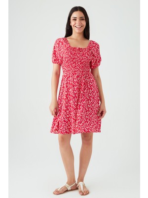 Kadın Çiçek Desenli Kare Yaka Kısa Kollu Elbise