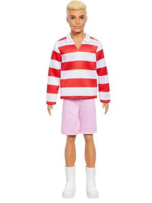 Barbie® Bebek Kırmızı çizgili üstü, pembe şortu ve beyaz sneaker'larıyla sarışın Barbie Fashionistas Ken bebek HYV01