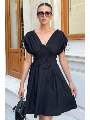 Papatya Aplikeli Kısa Elbise P-00017974