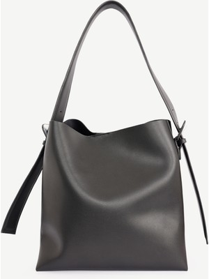 Kemer Toka Detaylı Omuz Çantası