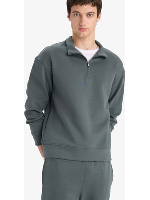 DeFacto Boxy Fit Dik Yaka Yarım Fermuarlı Skuba Dalgıç Kumaş Sweatshirt E9363AX25AU