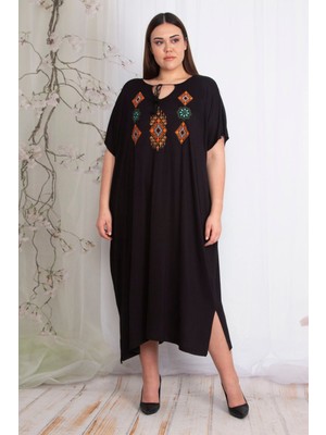 Kadın Siyah Nakış Detaylı Rahat Kesim Elbise 65N22609