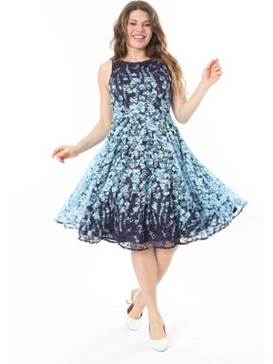 Kadın Büyük Beden Mavi Arka Fermuarlı Astarlı Dantel Elbise 65N37983