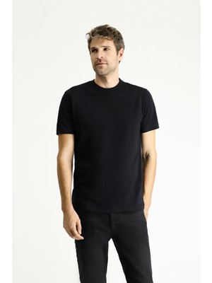 Bisiklet Yaka Slim Fit Dar Kesim Süprem Pamuk Tişört