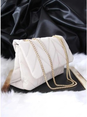 2 Bölmeli Kapitone Dikişli Zincir Askılı Omuz ve Çapraz Detaylı Beyaz Kadın Çanta