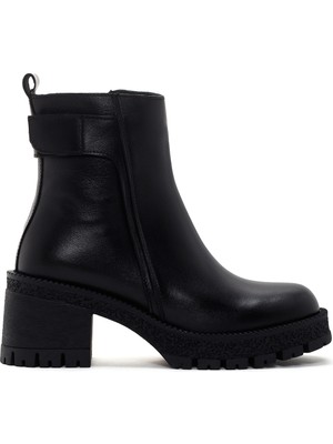 Kadın Siyah Fermuarlı Kalın Topuklu Deri Bot 25WFD130318