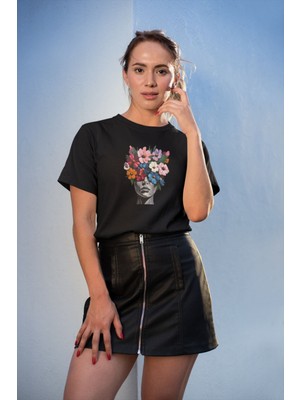 Flowers Head Baskılı / Kadın Çok Renkli T-Shirt %100 Pamuk Regular Fıt Rahat Kalıp
