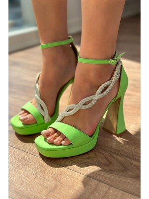 Tansor Saten Taş Detaylı Platform Topuklu Ayakkabı Yeşil