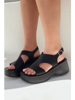 Pantes Mat Deri Kalın Taban Kadın Sandalet Siyah