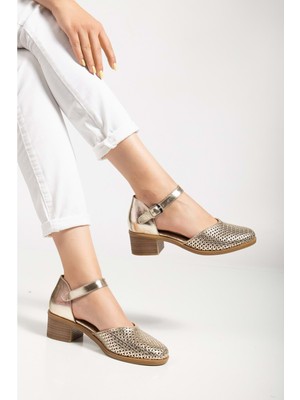 Kadın Hakiki Deri Burnu Kapalı Delikli Sandalet - Altın