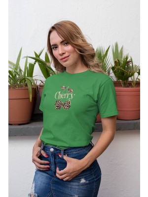 Koi Art Design Leoparlı Cherry Baskılı / Kadın Çok Renkli T-Shirt %100 Pamuk Regular Fıt Rahat Kalıp