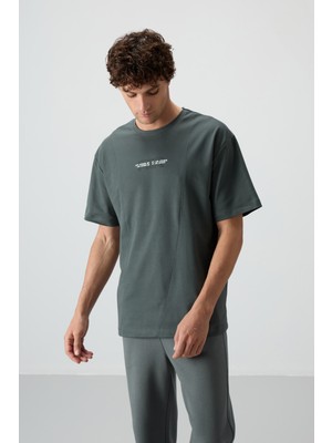 Air Jones Haki Pamuklu Kalın Yüzeyi Dokulu Oversize Fit  Baskılı Erkek T-Shirt - 88372