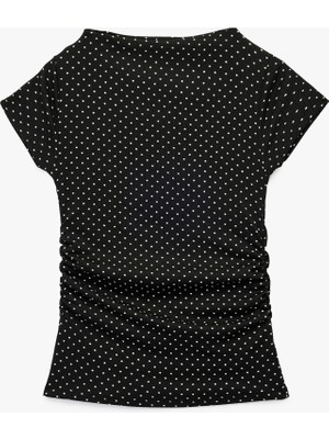 Puantiyeli Dik Yaka Kısa Kollu Slim Fit Bürümcük Drapeli Tişört