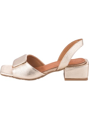 Elgado Hakiki Deri Ön Toka Detaylı Şık Rahat Topuklu Ayakkabı