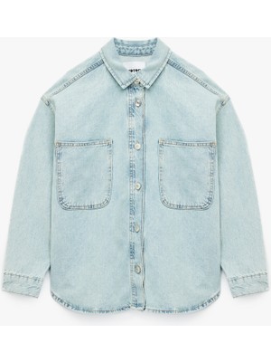 Pamuklu Düğmeli Rahat Kalıp Klasik Yaka Cep Detaylı Denim Gömlek