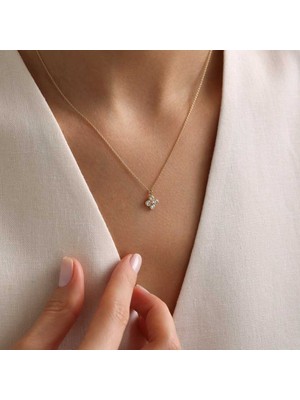 Quattuor  Point Kolye