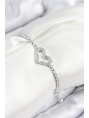 Pirinç Zirkon Taşlı Kalp Model Gümüş Renk Asansörlü Kadın Bileklik