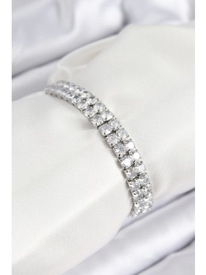 Pirinç Zirkon Taşlı Çift Sıra Kare Model Gümüş Renk Asansörlü Kadın Bileklik