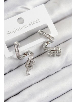 Pirinç Zirkon Taşlı Kıvrımlı Model Gümüş Renk Kadın Küpe