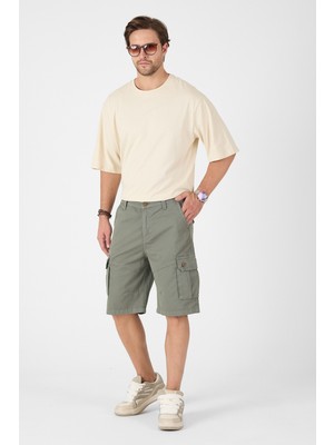 Erkek Regular Fit Kargo Cepli Şort Kapri