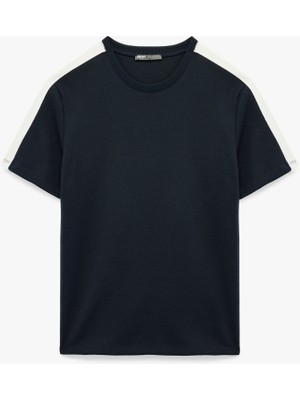 Regular Fit Kısa Kollu Renk Kontrastlı Bisiklet Yaka Tişört