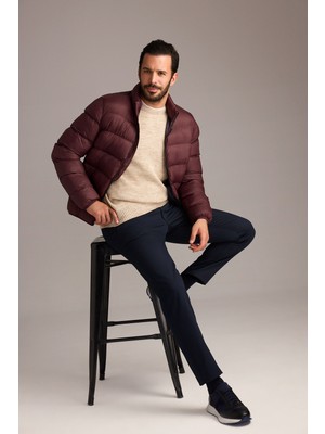 Kiğılı Çantalı Dik Yaka Fermuarlı Cepli Rüzgar Geçirmez Spor Şişme Mont