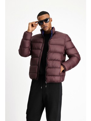 Kiğılı Çantalı Dik Yaka Fermuarlı Cepli Rüzgar Geçirmez Spor Şişme Mont