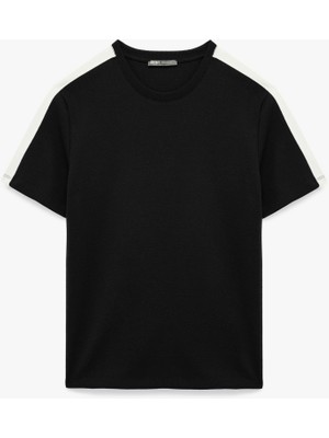 Regular Fit Kısa Kollu Renk Kontrastlı Bisiklet Yaka Tişört