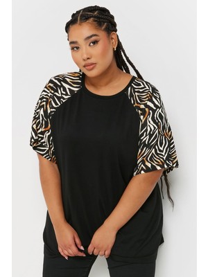 Büyük Beden Kısa Kollu Bisiklet Yaka Leopar Desenli T-Shirt 303736