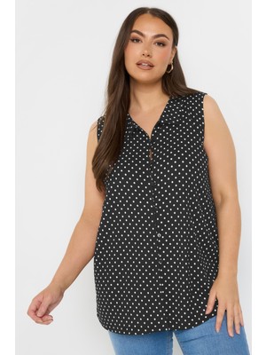 Büyük Beden Polo Yaka Sıfır Kol Düğmeli Puantiyeli T-Shirt 303957