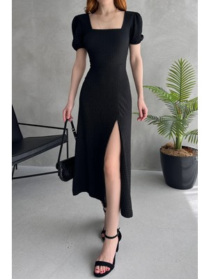 Kare Yaka Sırt Dekolteli Yırtmaç Detaylı Gofre Elbise Siyah