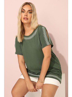 Büyük Beden Bisiklet Yaka Kısa Kollu Omuz Detaylı Etnik Nakışlı T-Shirt 304228