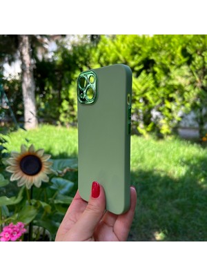 iPhone 13 Yeşil Metal Kamera Korumalı Silikon Kılıf