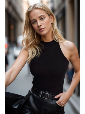 Kadın  Halter Yaka Siyah Fitilli T-Shirt