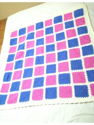 Maviş Motifli Örme Kız Bebek Battaniyesi