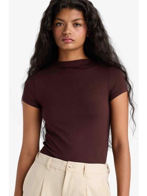 DeFacto Slim Fit Yarım Balıkçı Yaka Kısa Kollu Tişört E5906AX25AU