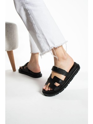 Moda Devrin Siyah Cırtlı Anatomik Taban Kadın Terlik Suni Deri Rahat Kullanım İçin Tasarlandı