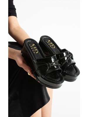 Siyah Biye Dolgu Topuklu Kadın Terliği Yüksek Taban Terlik