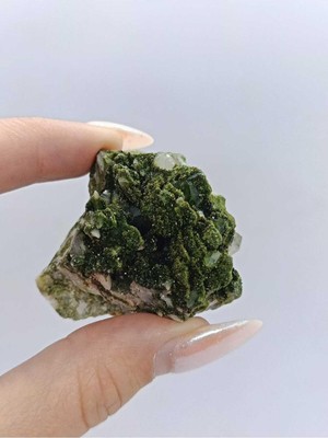 Koleksiyonluk Epidotlu Kuvars Doğaltaş